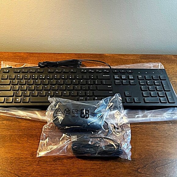 NEW Dell Wired Keyboard and Mouse KM300C - Picture 1 of 8